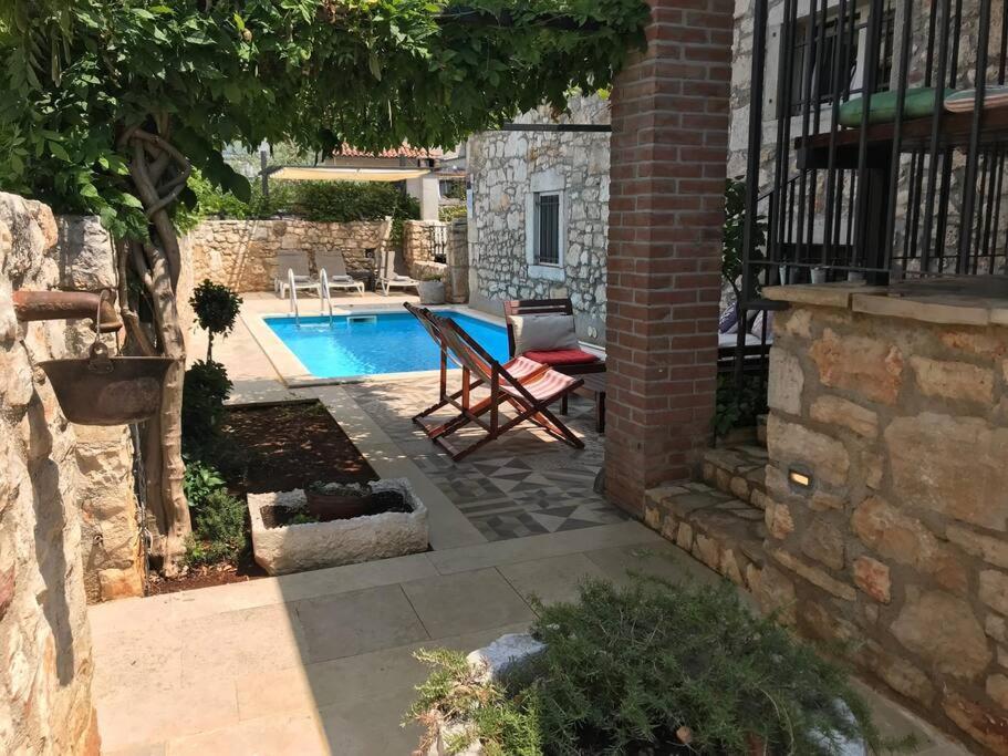 Saison Openning Prices Luxury Villa Nini With Fireplace, Private Pool, Bikes, Barbecue And Much More 포레치 외부 사진