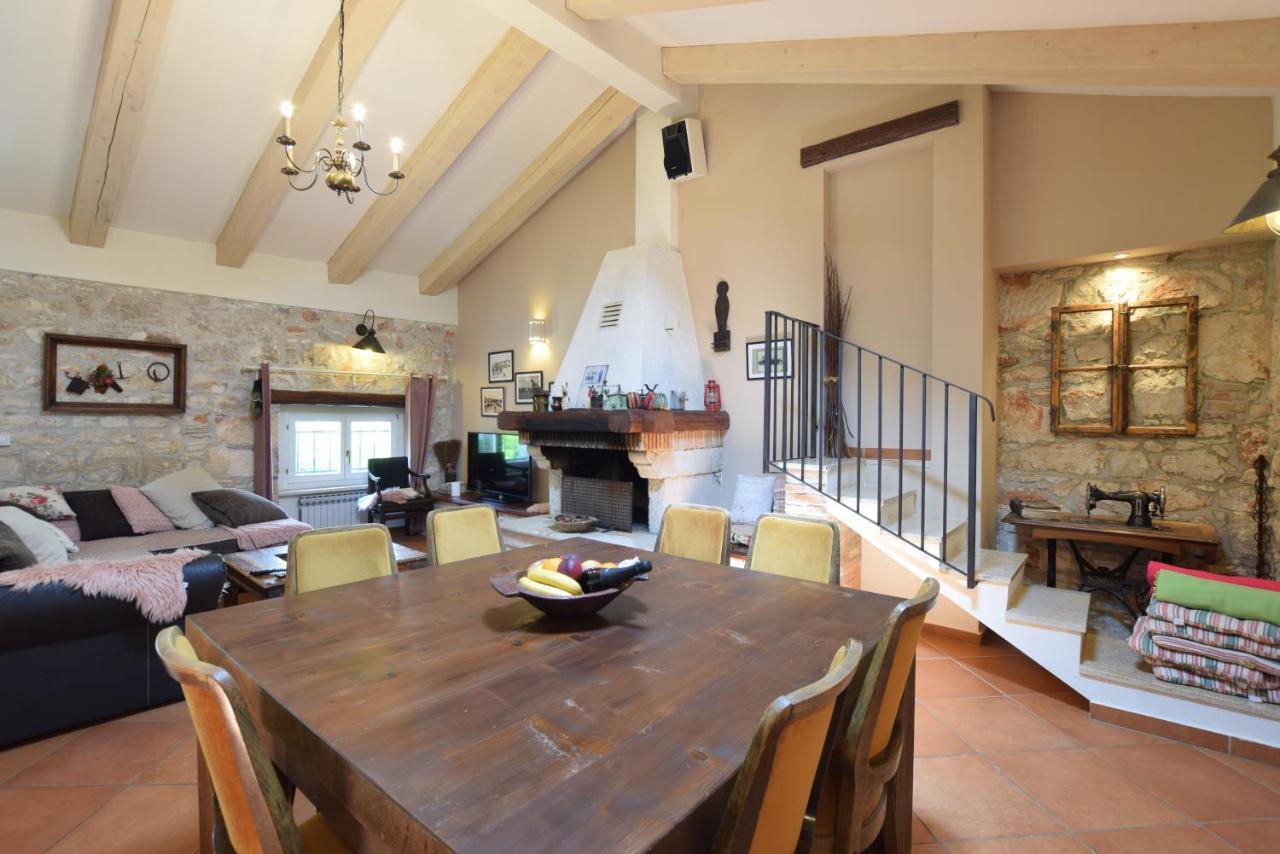 Saison Openning Prices Luxury Villa Nini With Fireplace, Private Pool, Bikes, Barbecue And Much More 포레치 외부 사진