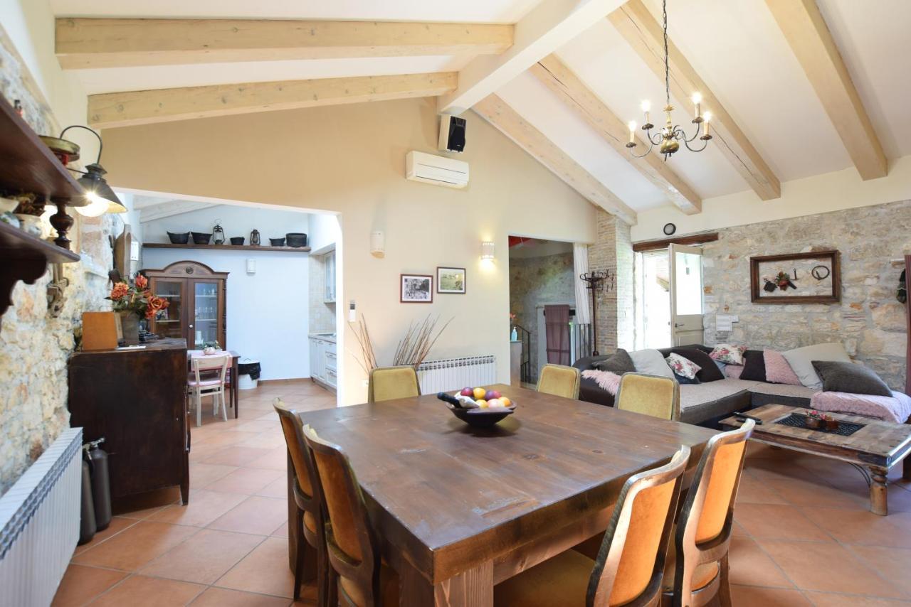 Saison Openning Prices Luxury Villa Nini With Fireplace, Private Pool, Bikes, Barbecue And Much More 포레치 외부 사진