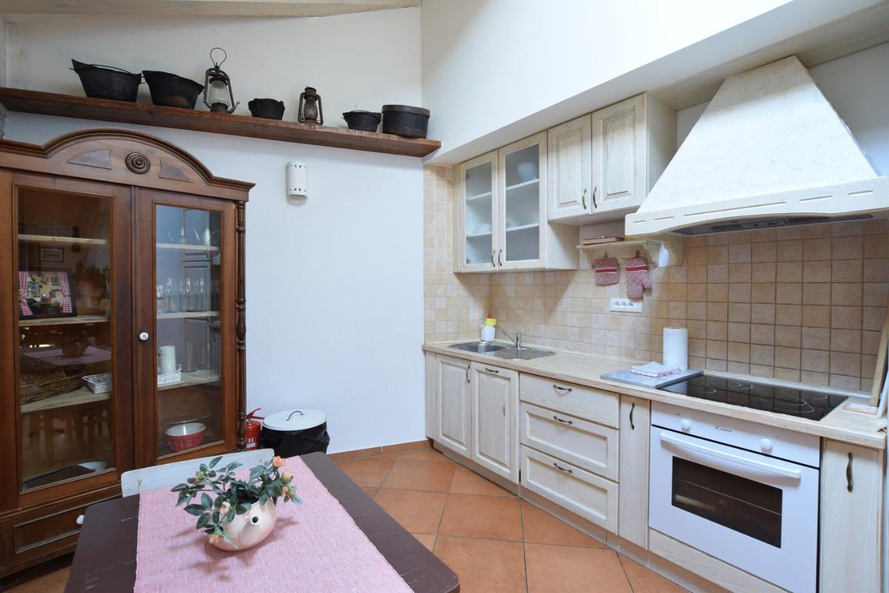 Saison Openning Prices Luxury Villa Nini With Fireplace, Private Pool, Bikes, Barbecue And Much More 포레치 외부 사진