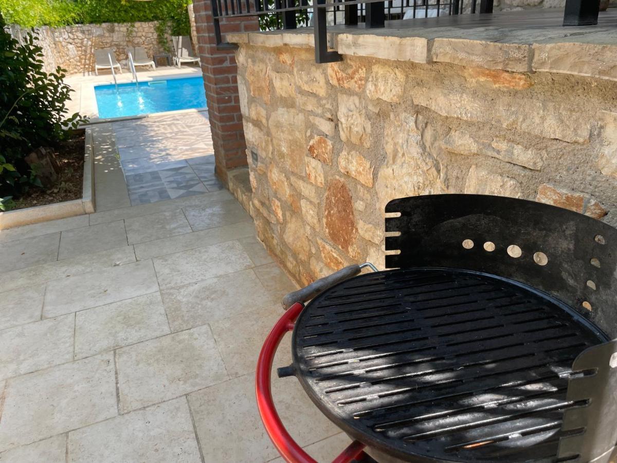 Saison Openning Prices Luxury Villa Nini With Fireplace, Private Pool, Bikes, Barbecue And Much More 포레치 외부 사진